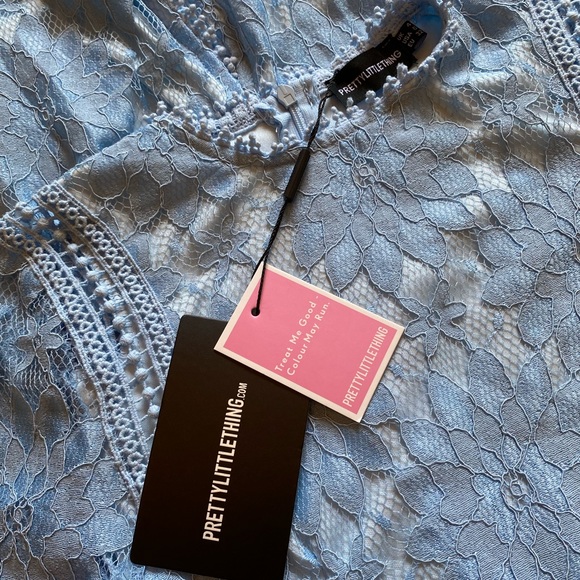 PRETTY LITTLE THING Lace Bodycon Dress - Picture 6 of 7